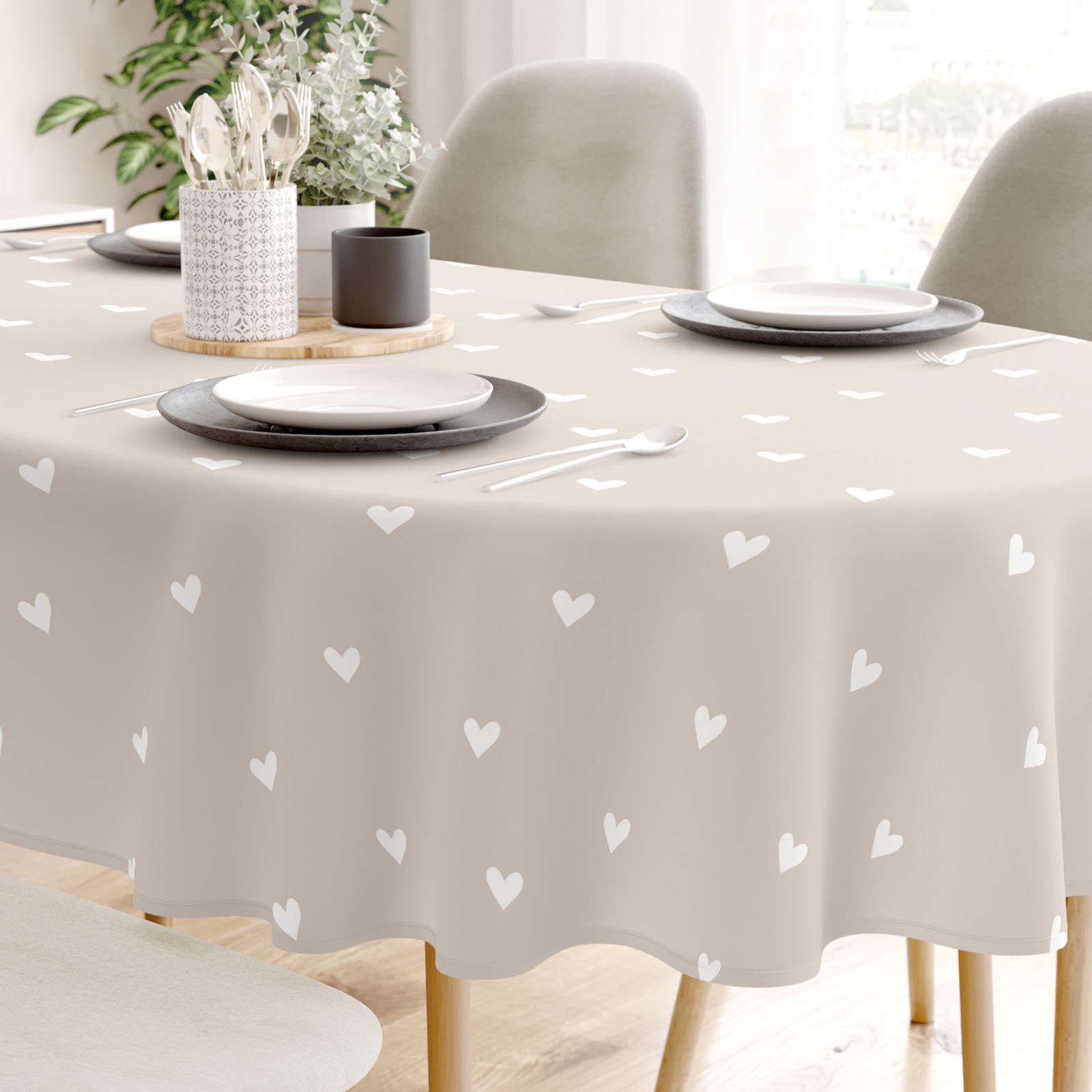 Ovale Tischdecke aus 100% Baumwolle - Herzchen auf Latte
