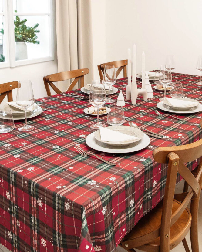 Eckige weihnachtliche Teflon-Tischdecke - Rotkariert mit Schneeflocken