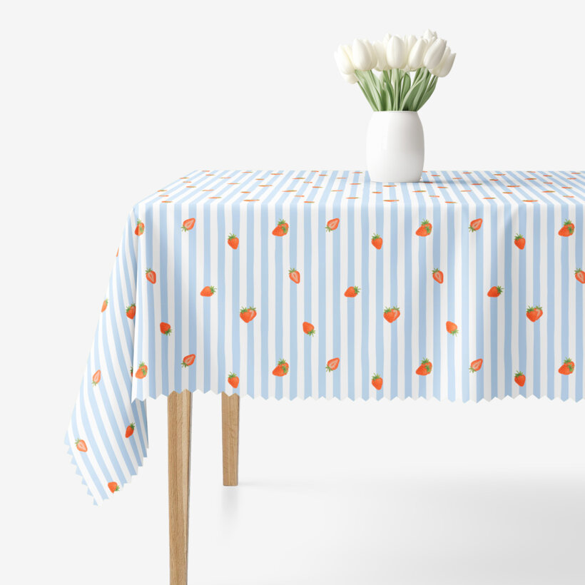 Eckige Tischdecke Teflon - blaue Streifen mit Erdebeeren