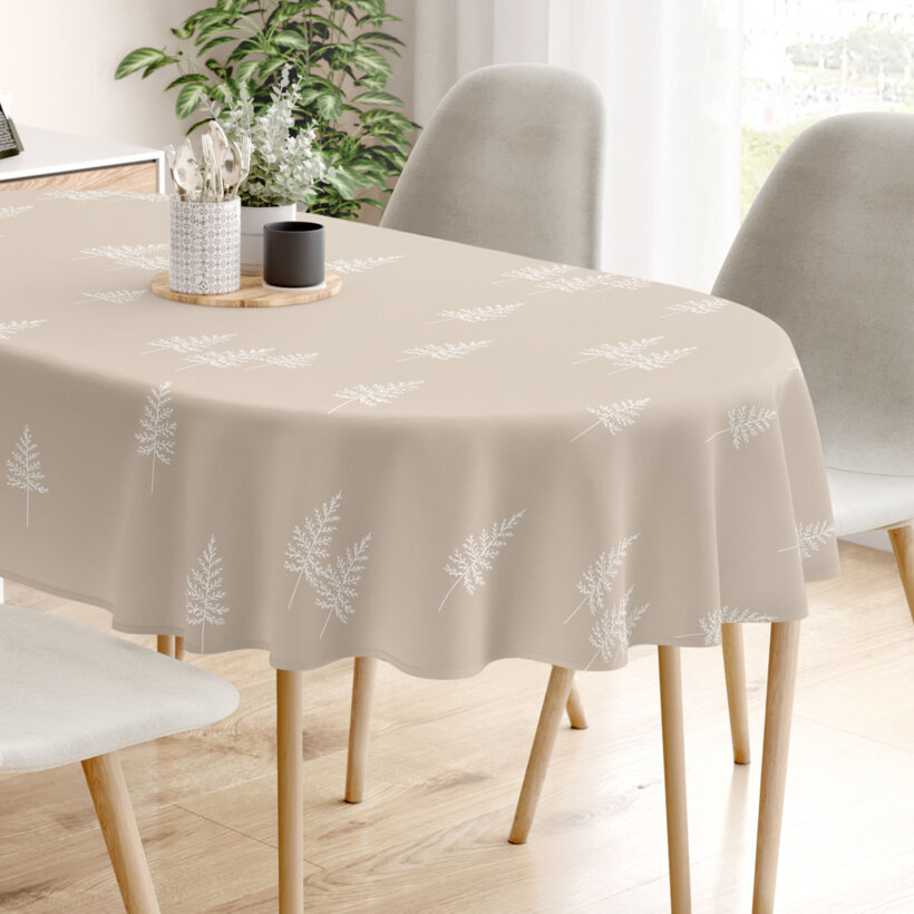 Weihnachtliche ovale Tischdecke aus festem Baumwollköper - Nordische Tannenbäume