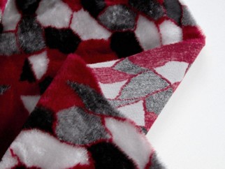 Plyš - metráž š. 150cm - vínovošedá mozaika vzor EDELCOLOR 5