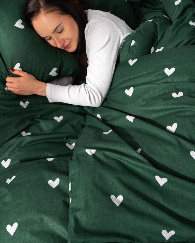 Weihnachtlich Bettwäsche aus Baumwolle - Herzchen auf Dunkelgrün
