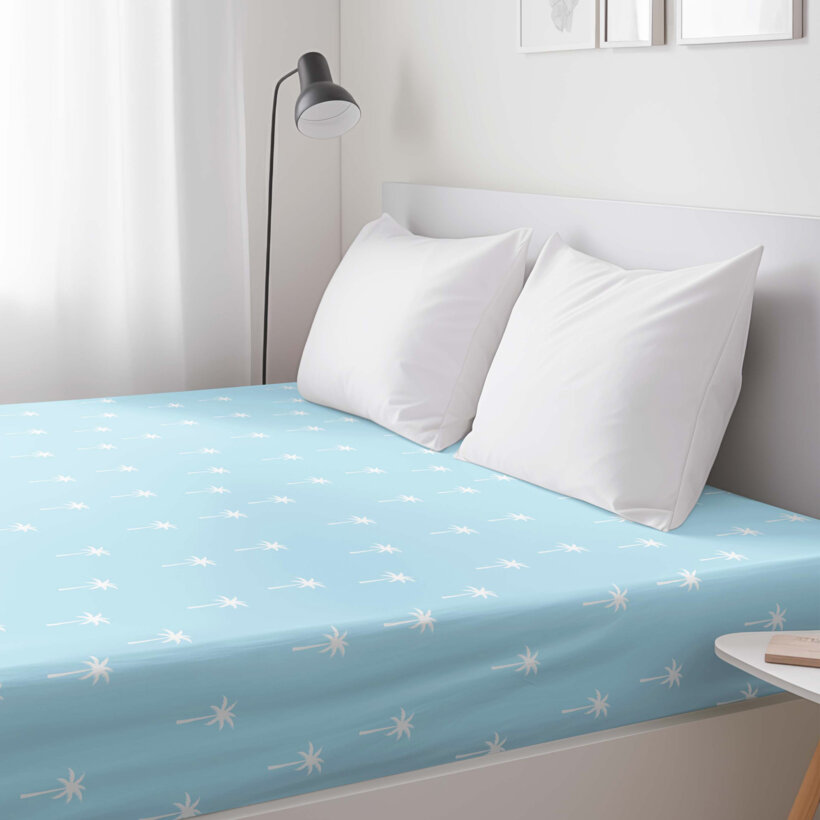 Spannbettlaken aus Baumwolle - Palmen auf Pastellblau