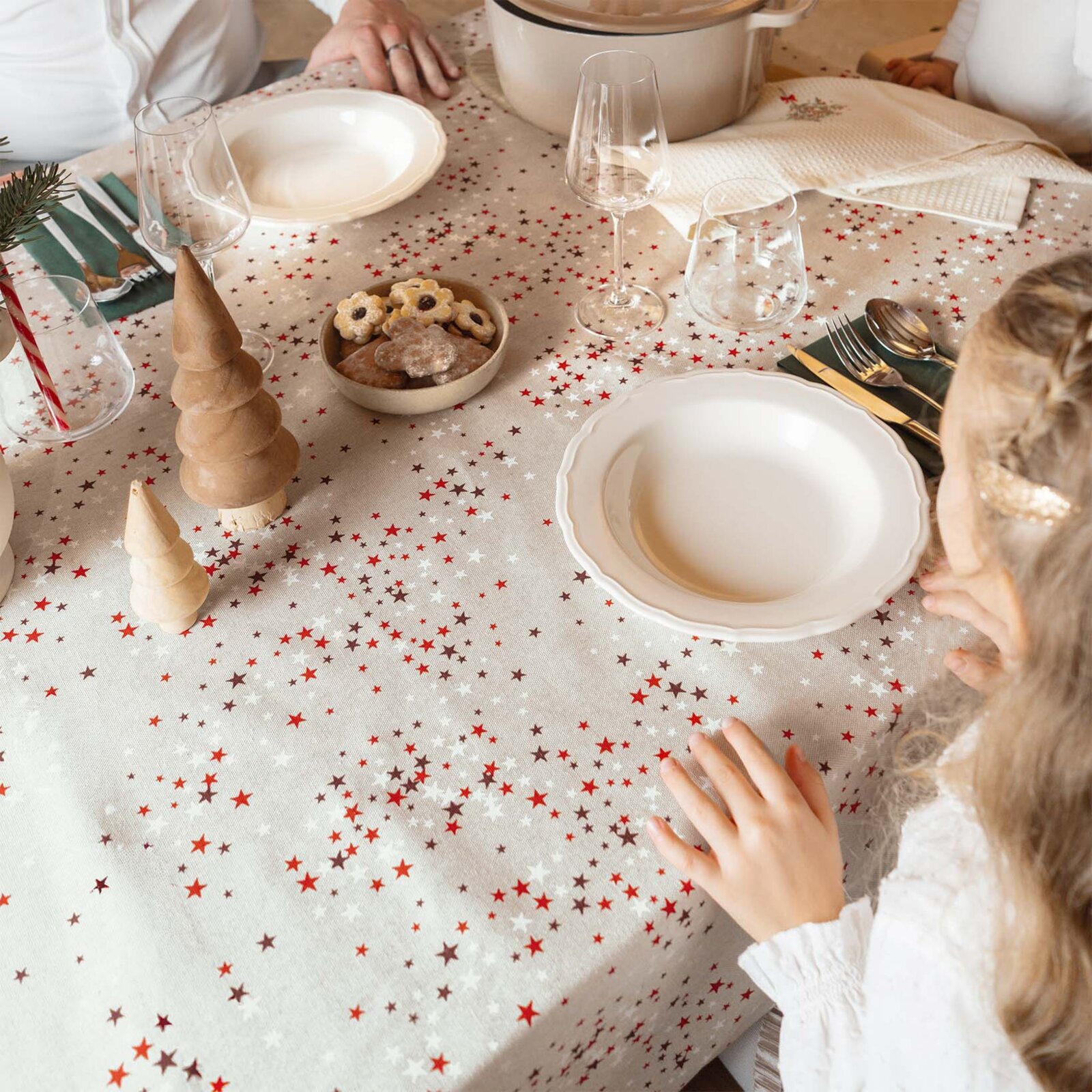 Weihnachtliche eckige Tischdecke Valencia - Sterne auf Naturfarbe