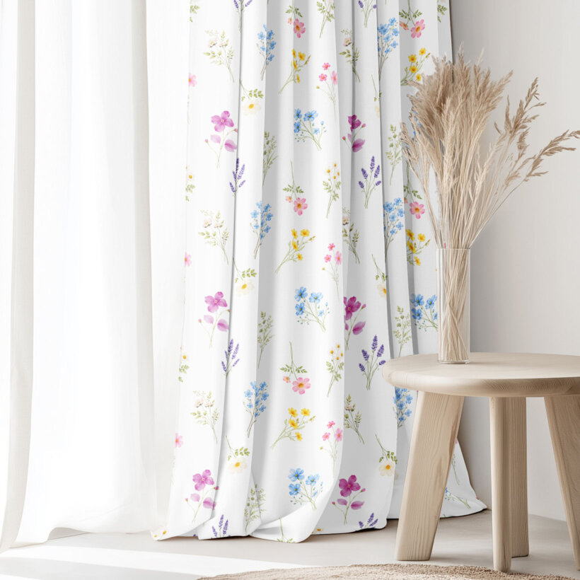Dekorativer Vorhang – Blumengarten