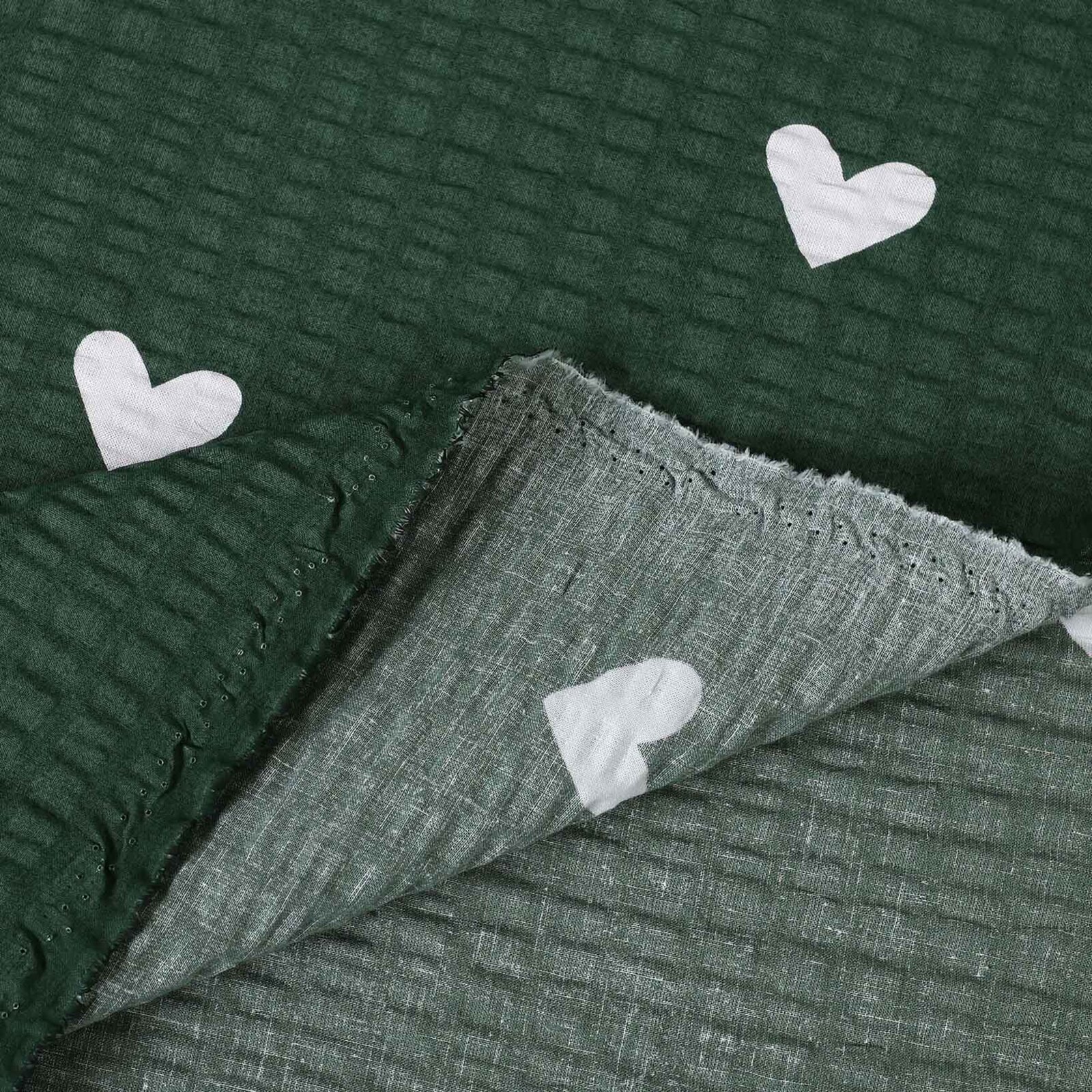 Weihnachtlicher Seersucker - Herzchen auf Dunkelgrün