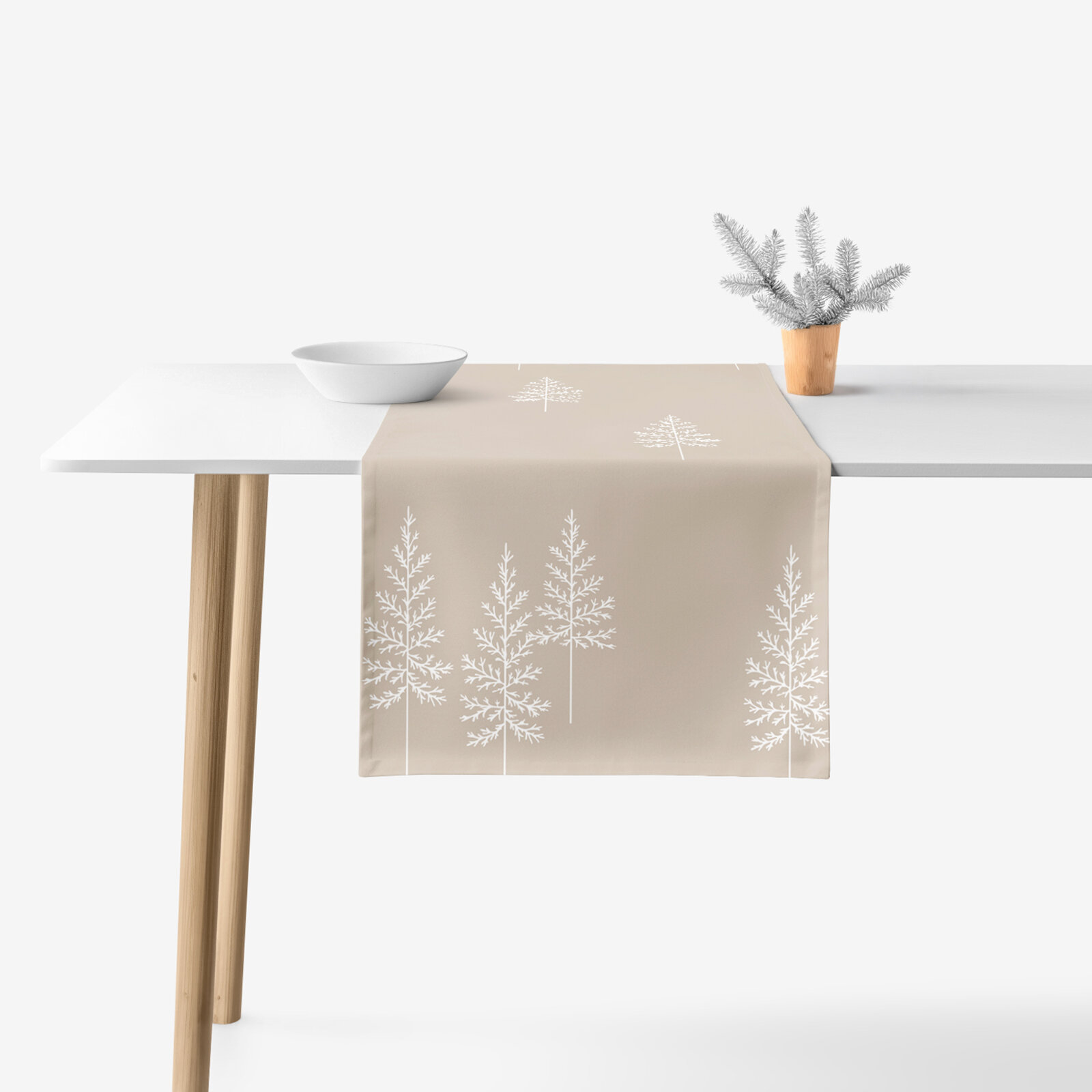 Weihnachtlicher Tischläufer aus 100% Baumwollköper - Nordische Tannenbäume