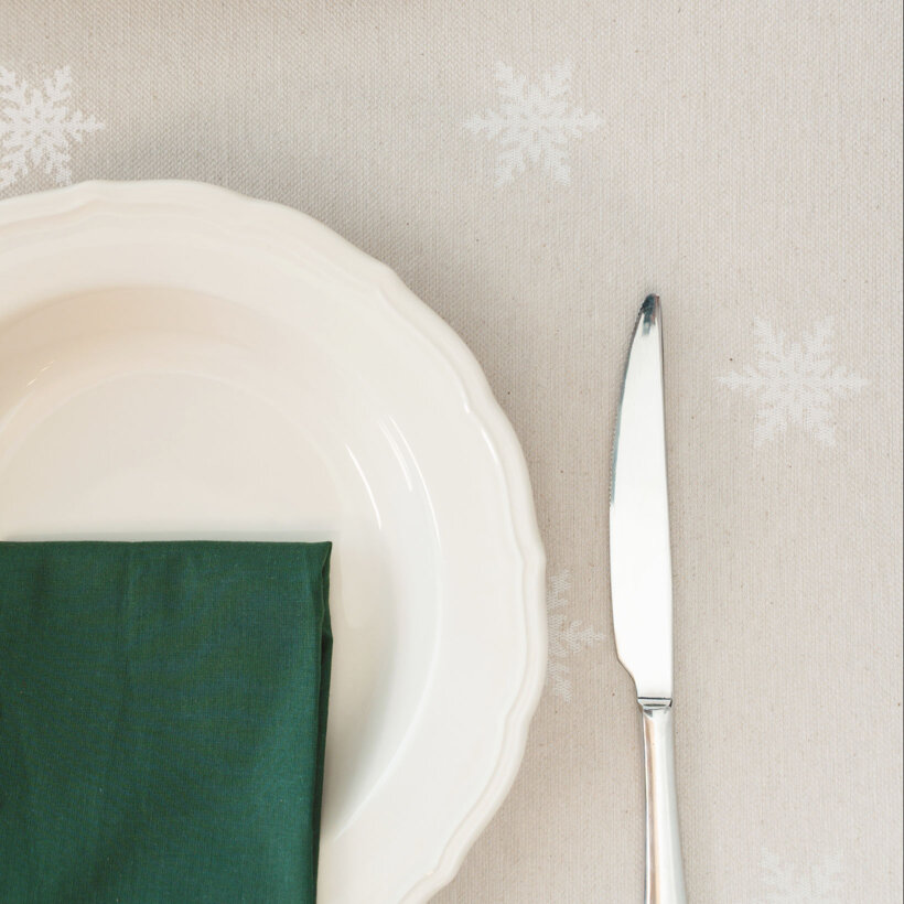 Weihnachtliche eckige Tischdecke Natura - Schneeflocken auf natürlichem