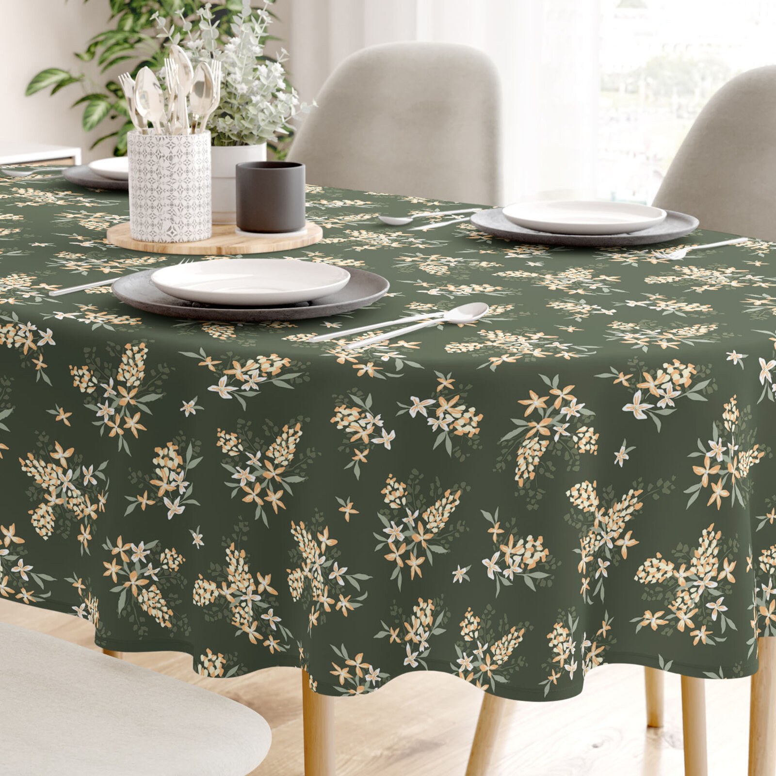 Ovale Tischdecke aus 100% Baumwolle - apricotfarbene Blumen