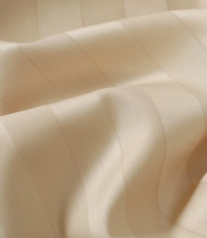 Festliche ovale Damast-Tischdecke - goldene Streifen mit Satin-Glanz