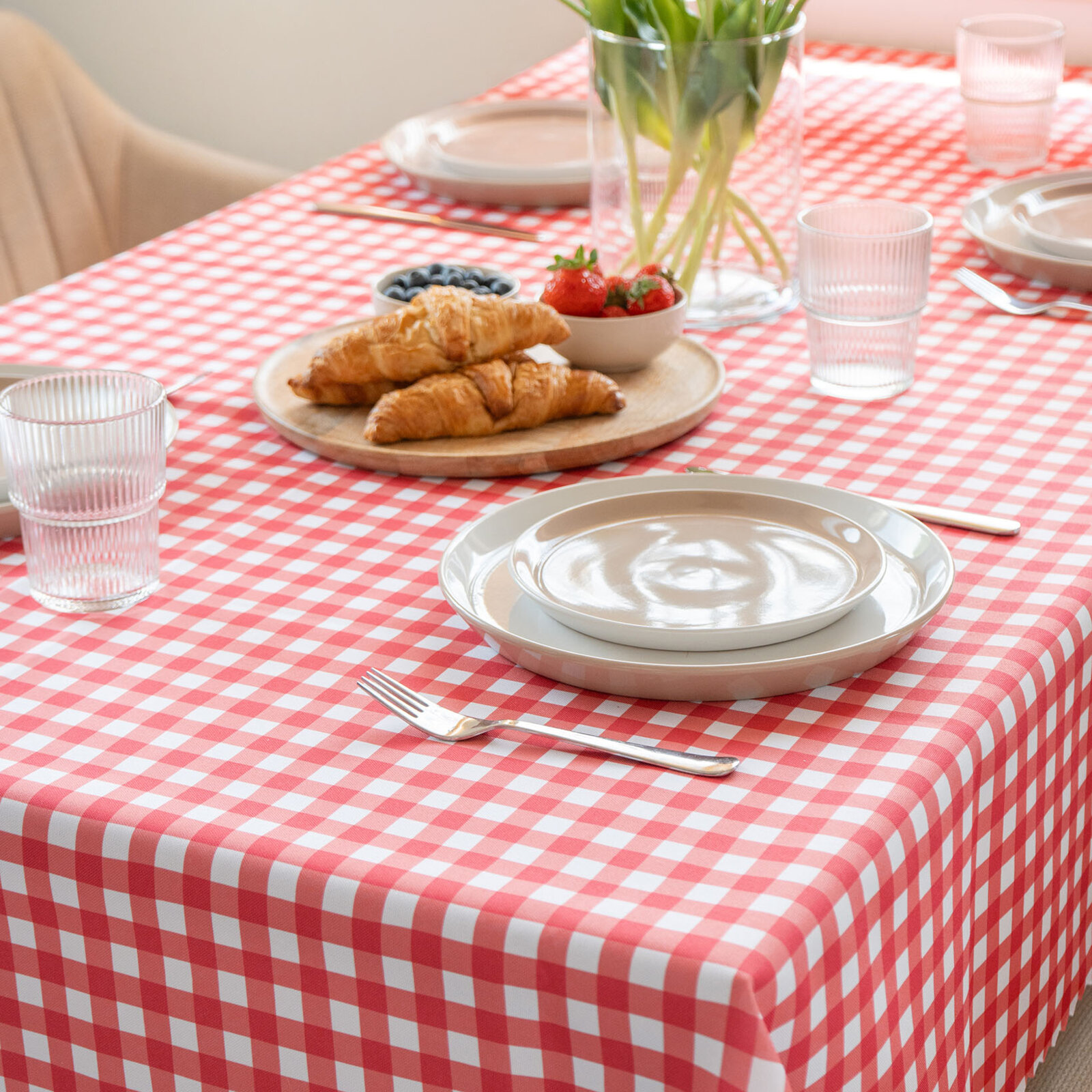 Eckige Tischdecke Teflon - rote Würfel