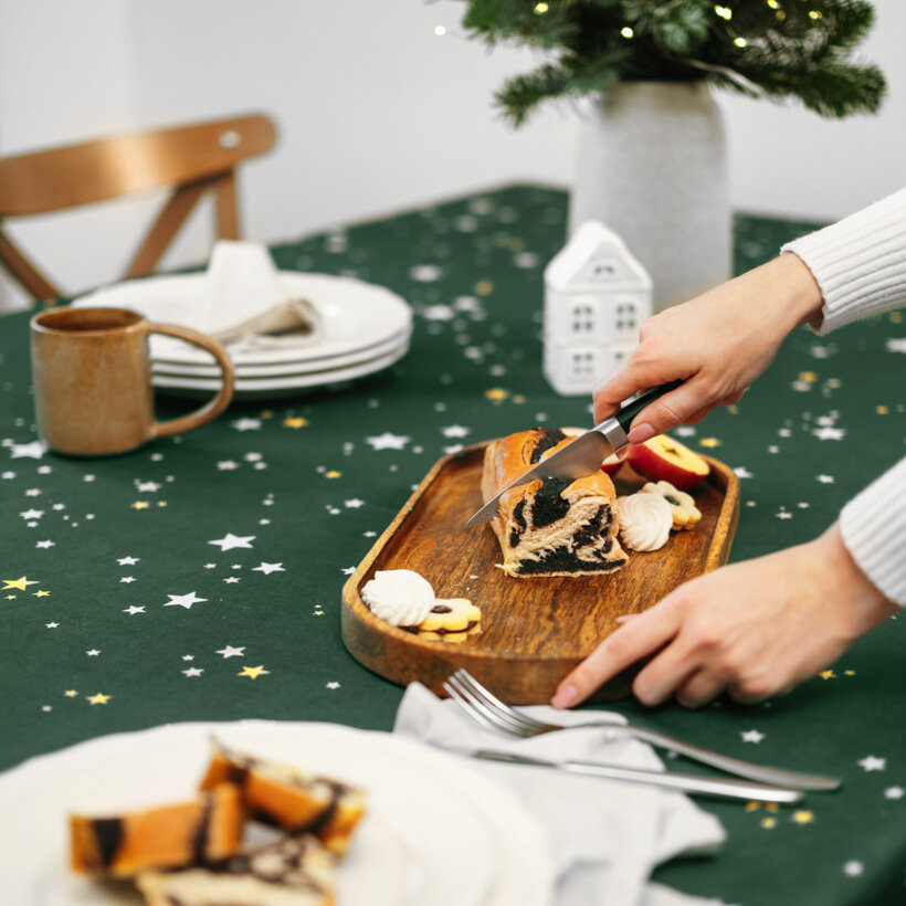 Eckige weihnachtliche Teflon-Tischdecke - Sterne auf Grün