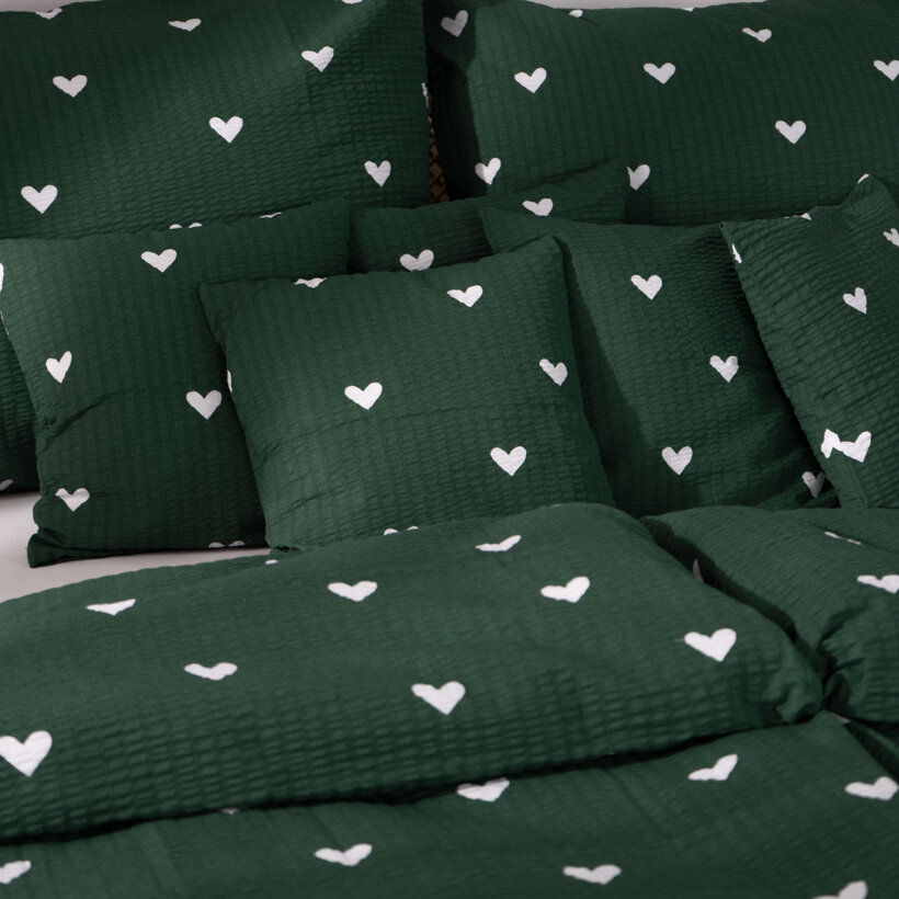 Weihnachtlich Seersucker Bettwäsche - Herzchen auf Dunkelgrün
