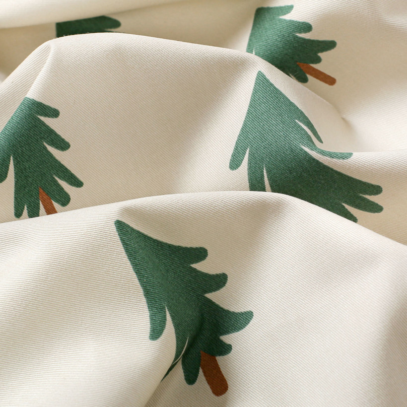 Weihnachtliche ovale Tischdecke aus festem Baumwollköper - Bäumchen auf natur