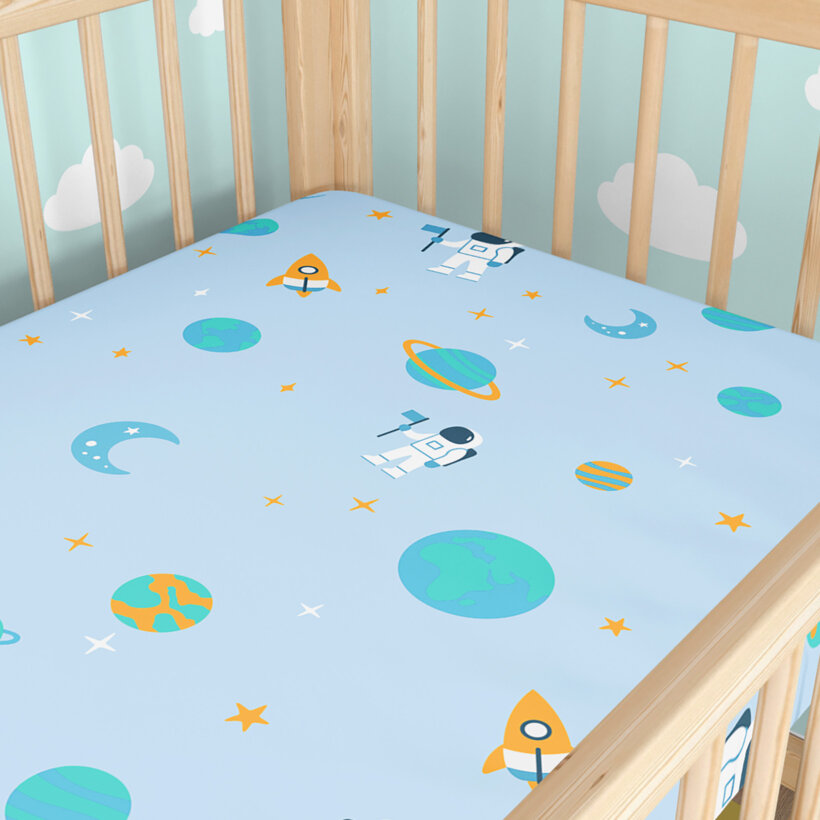 Spannbetttuch aus Baumwolle für Babybetten - Astronauten im Weltraum