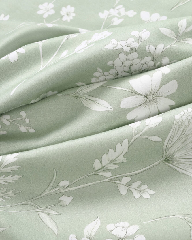 Mako-Satin - Wiesenblumen auf Salbeigrün