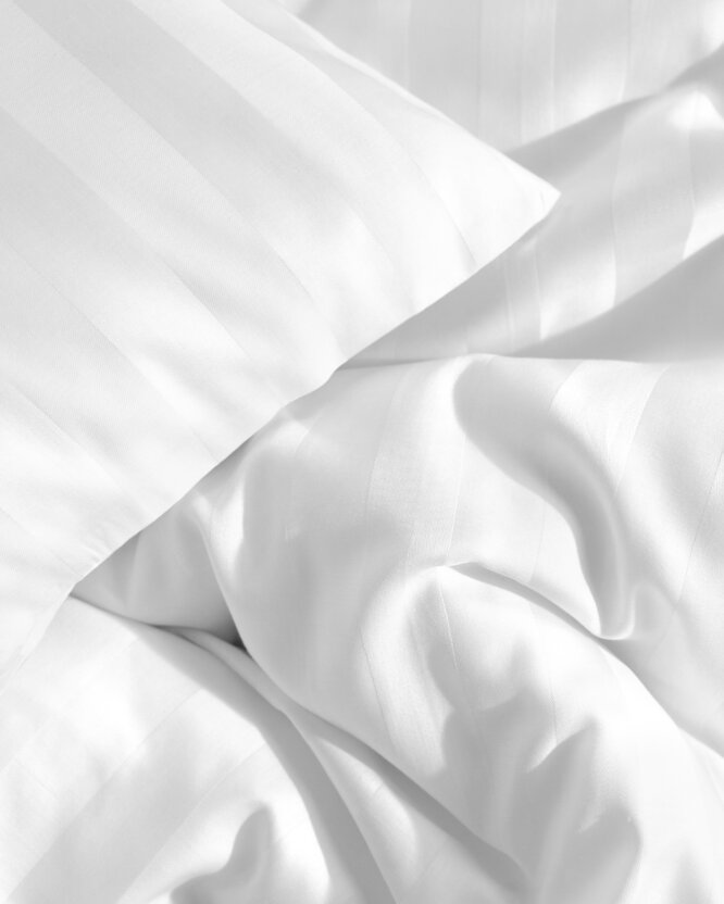 Kissenbezug aus Damast - weiße Streifen mit Satin-Glanz