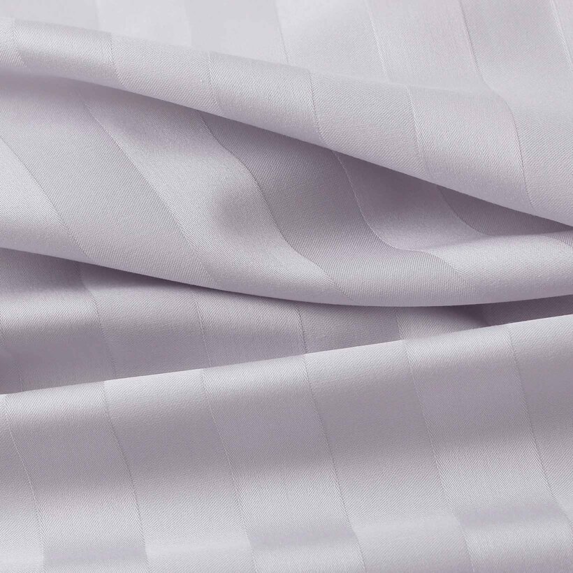 Festliche runde Damast-Tischdecke - hellgraue Streifen mit Satin-Glanz