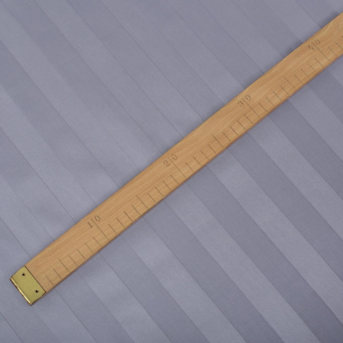 Damast - dunkelgraue Streifen mit Satin-Glanz