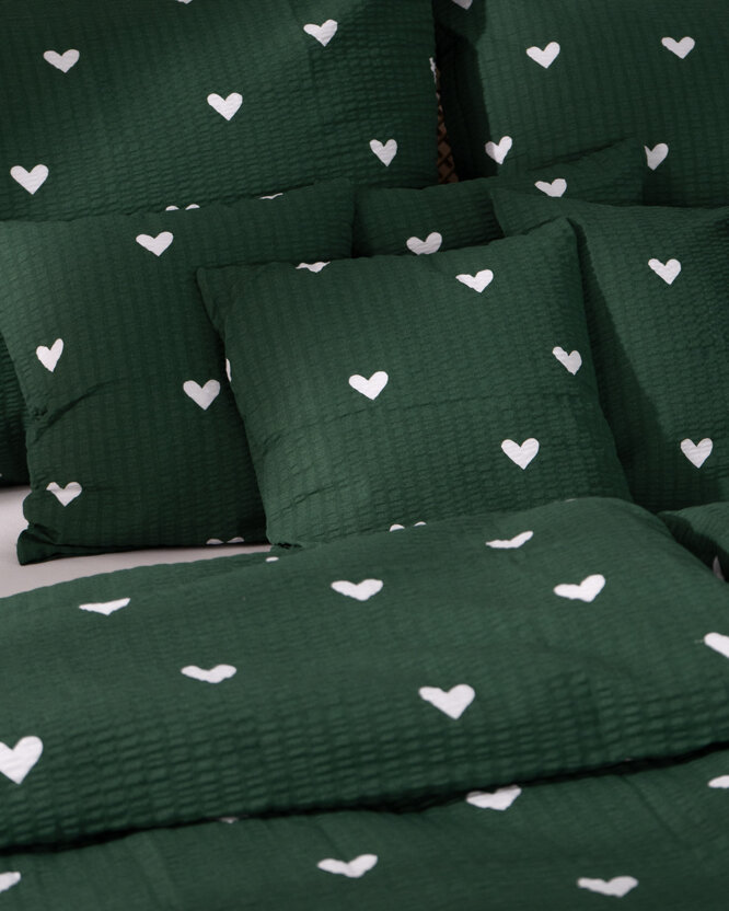 Weihnachtlich Seersucker Bettwäsche - Herzchen auf Dunkelgrün