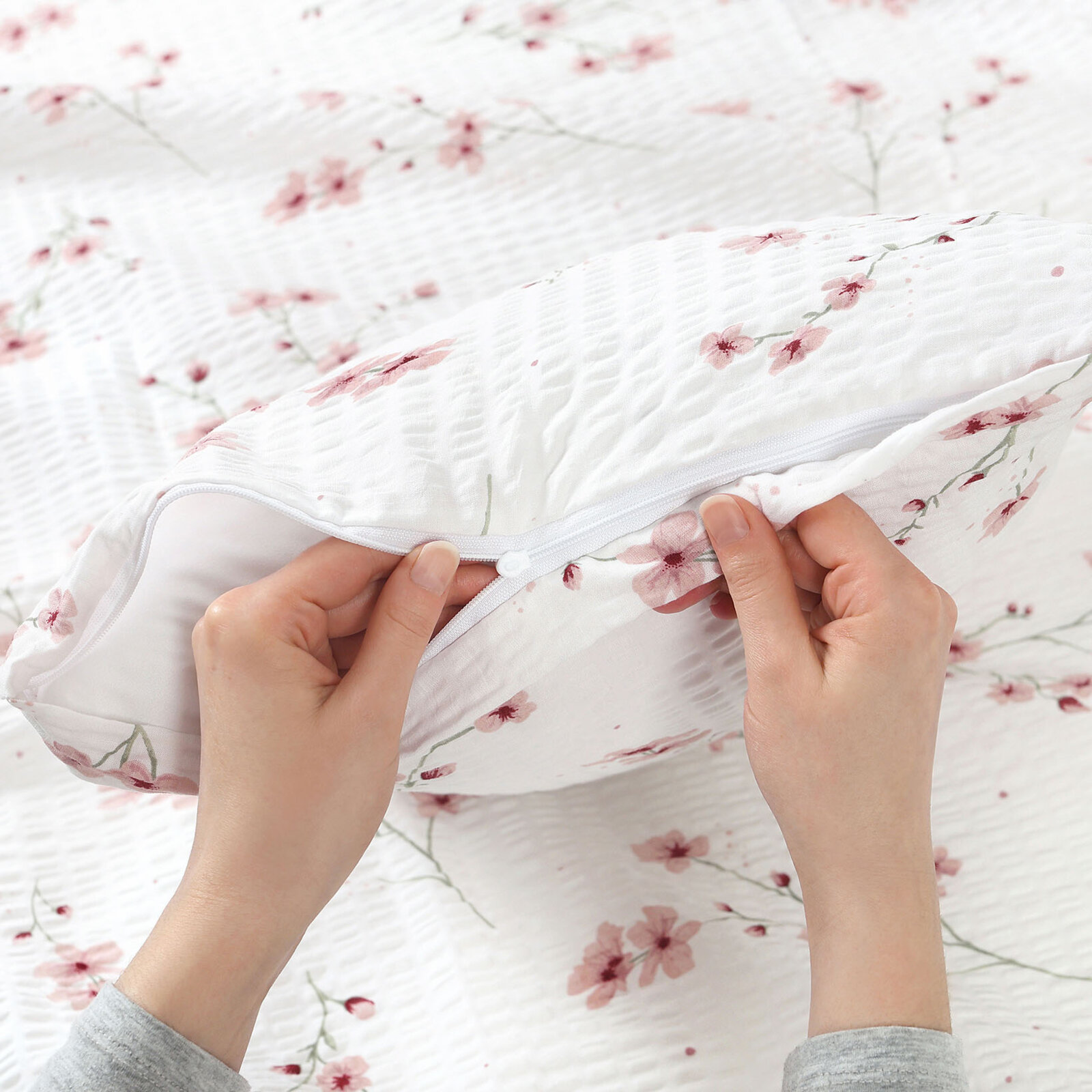 Seersucker-Kissenbezug - Blühende Sakura-Kirschbäume