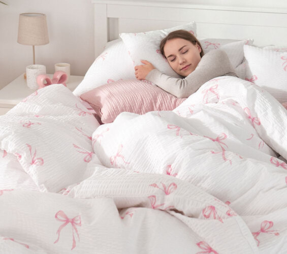 Clean-Girl-Aesthetic: Das Ritual, das im Bett beginnt