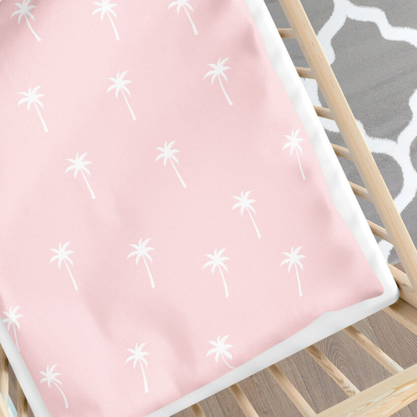 Bettwäsche für Babybetten aus Baumwolle - Palmen auf Pastellrosa