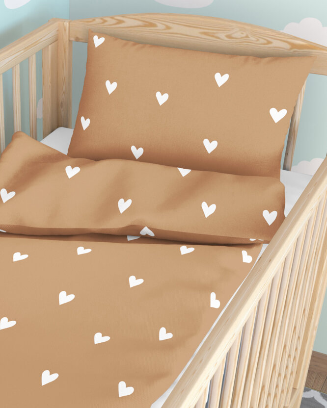 Bettwäsche für Babybetten aus Baumwolle - Herzchen auf Herbstbraun