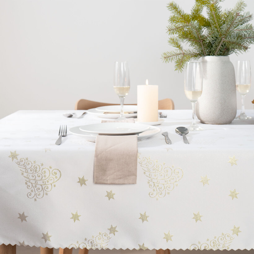 Weihnachtliche eckige Teflon-Tischdecke - Goldene Tannenbäume und Sterne