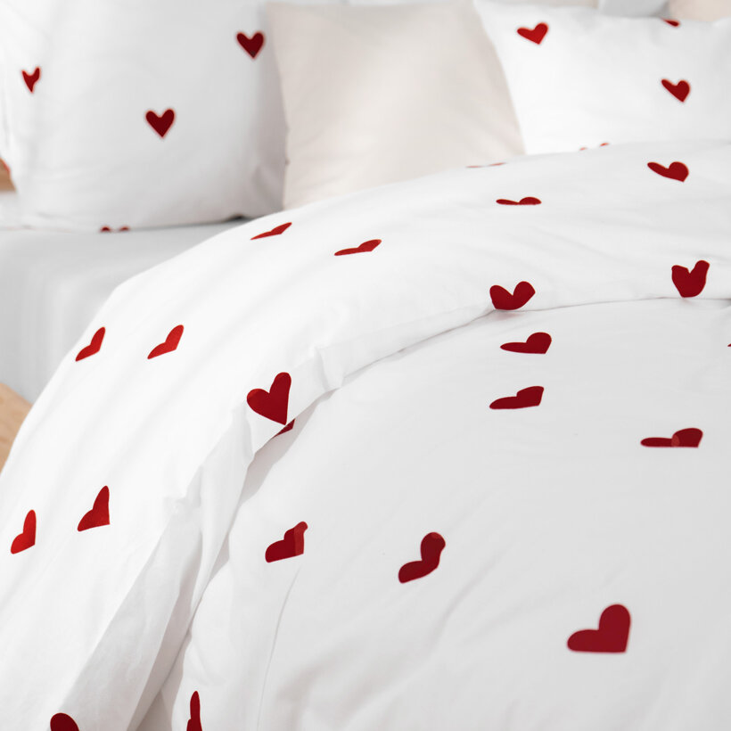 Bettwäsche aus Baumwolle - Rote Herzchen auf Weiß