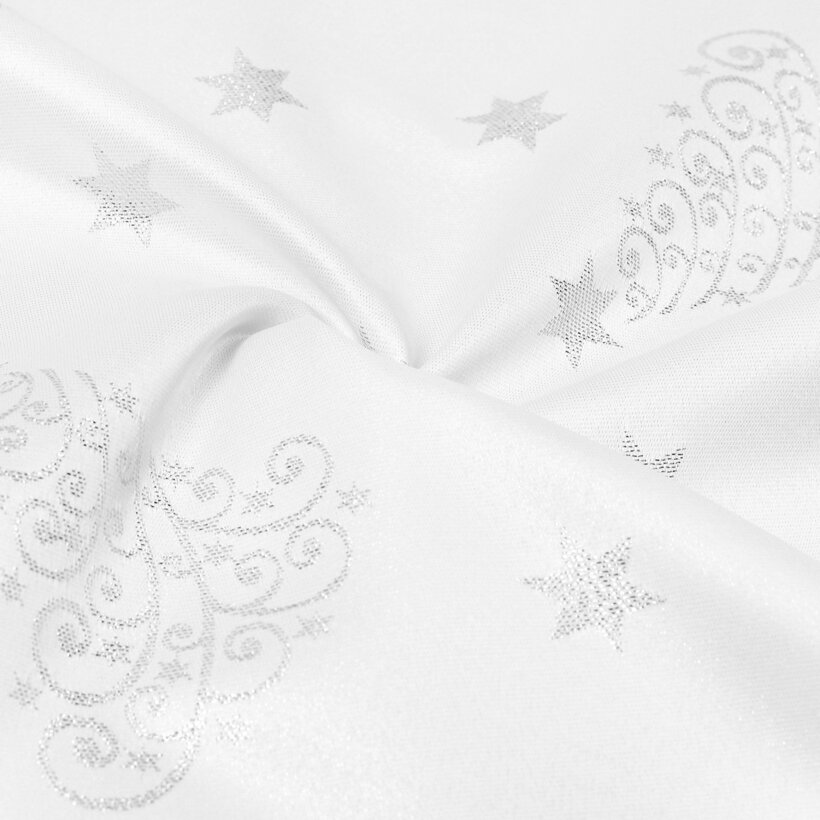 Weihnachtlicher Teflonstoff für Tischdecken – Silberne Tannenbäume und Sterne