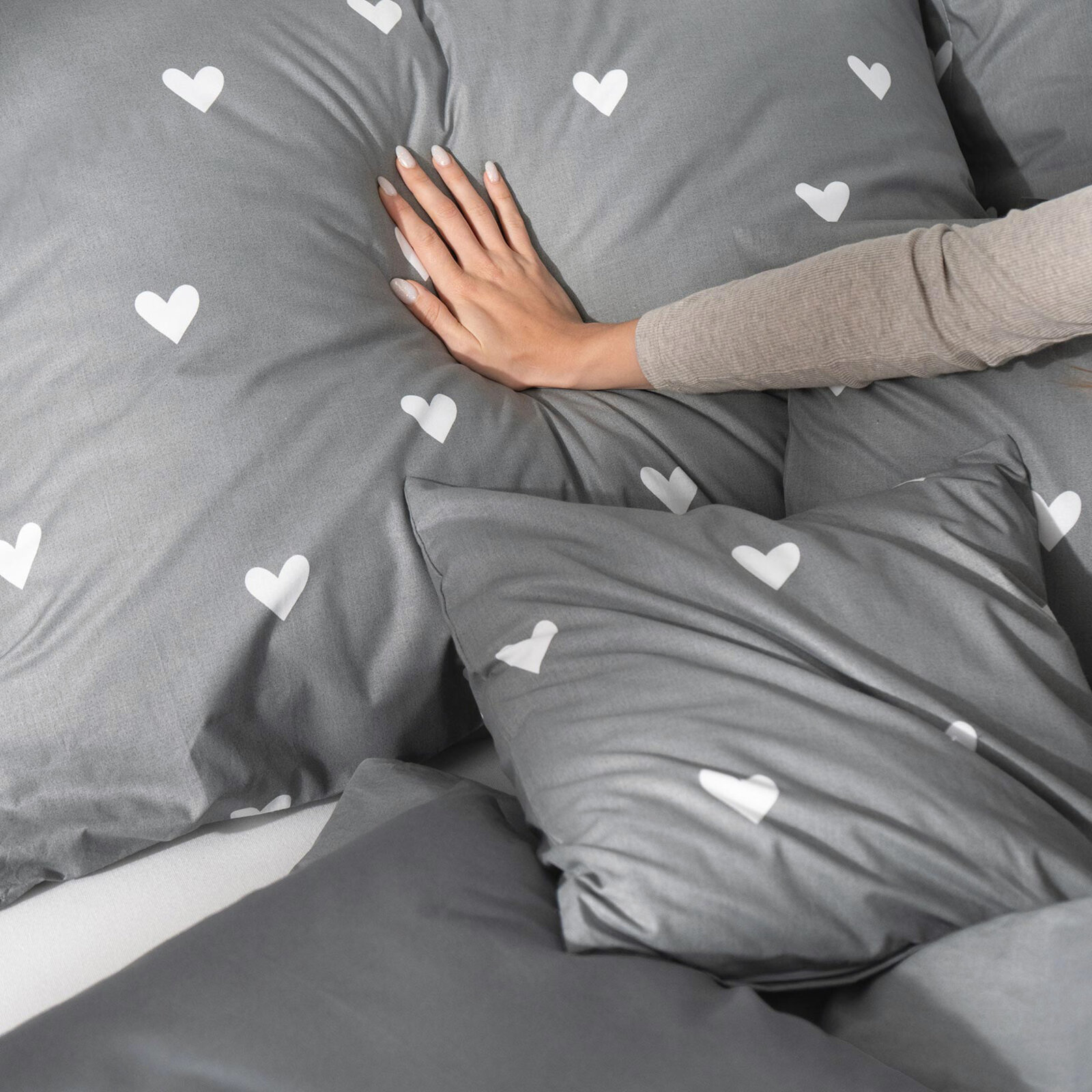 Bettwäsche aus Baumwolle - Herzchen auf Grau