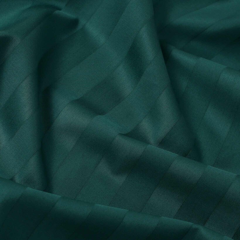 Festliche ovale Damast-Tischdecke - dunkelgrüne Streifen mit Satin-Glanz