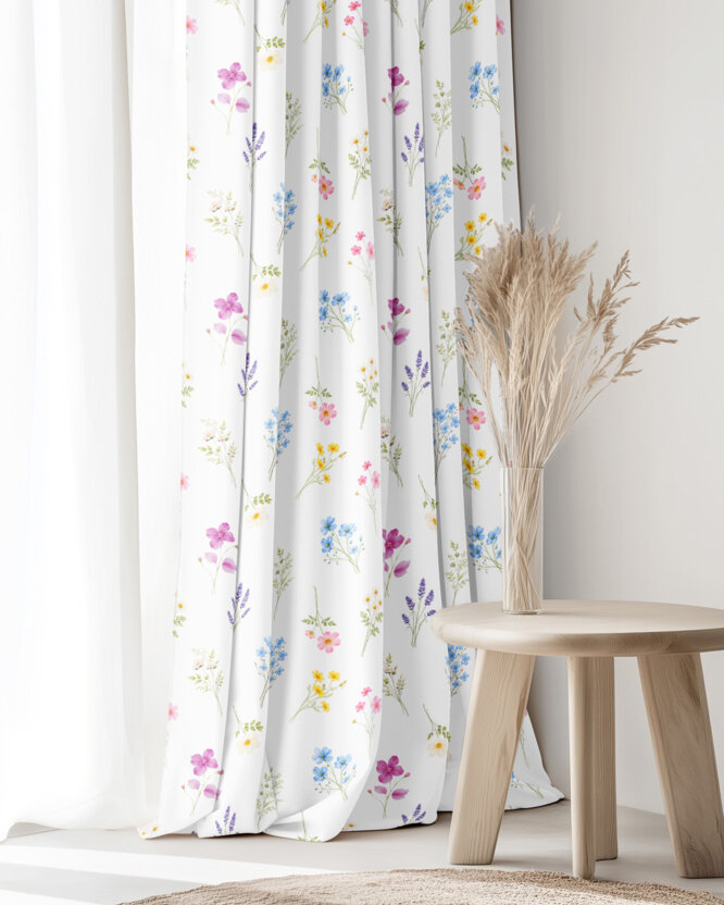 Dekorativer Vorhang – Blumengarten