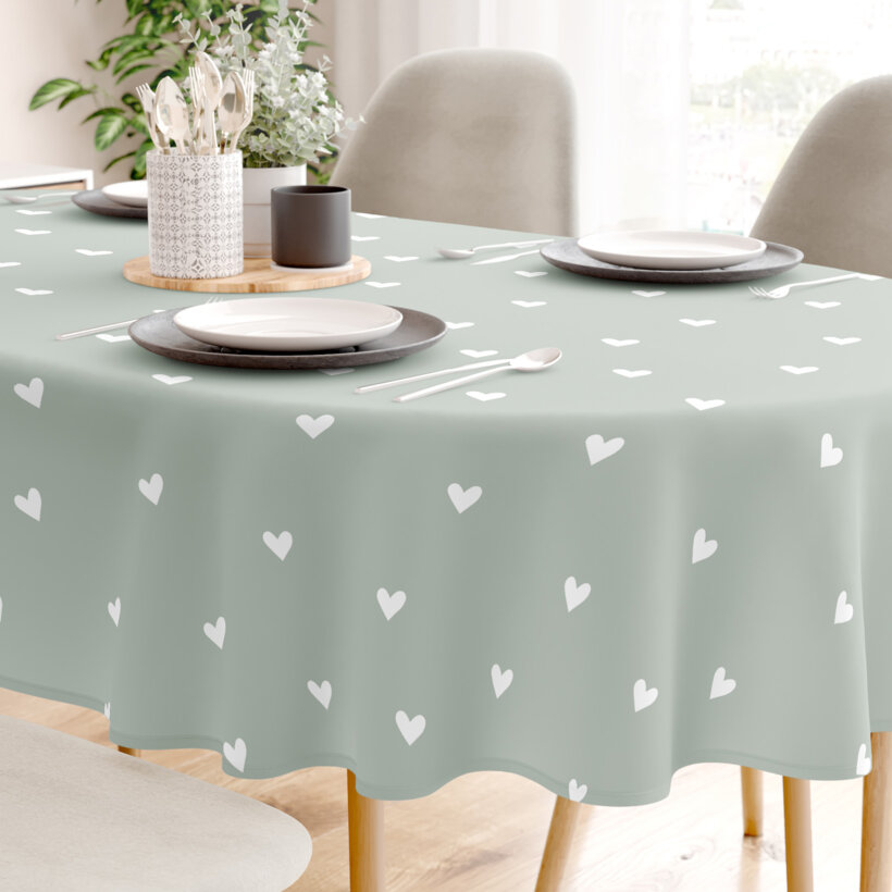 Ovale Tischdecke aus 100% Baumwolle - Herzchen auf Salbeigrün