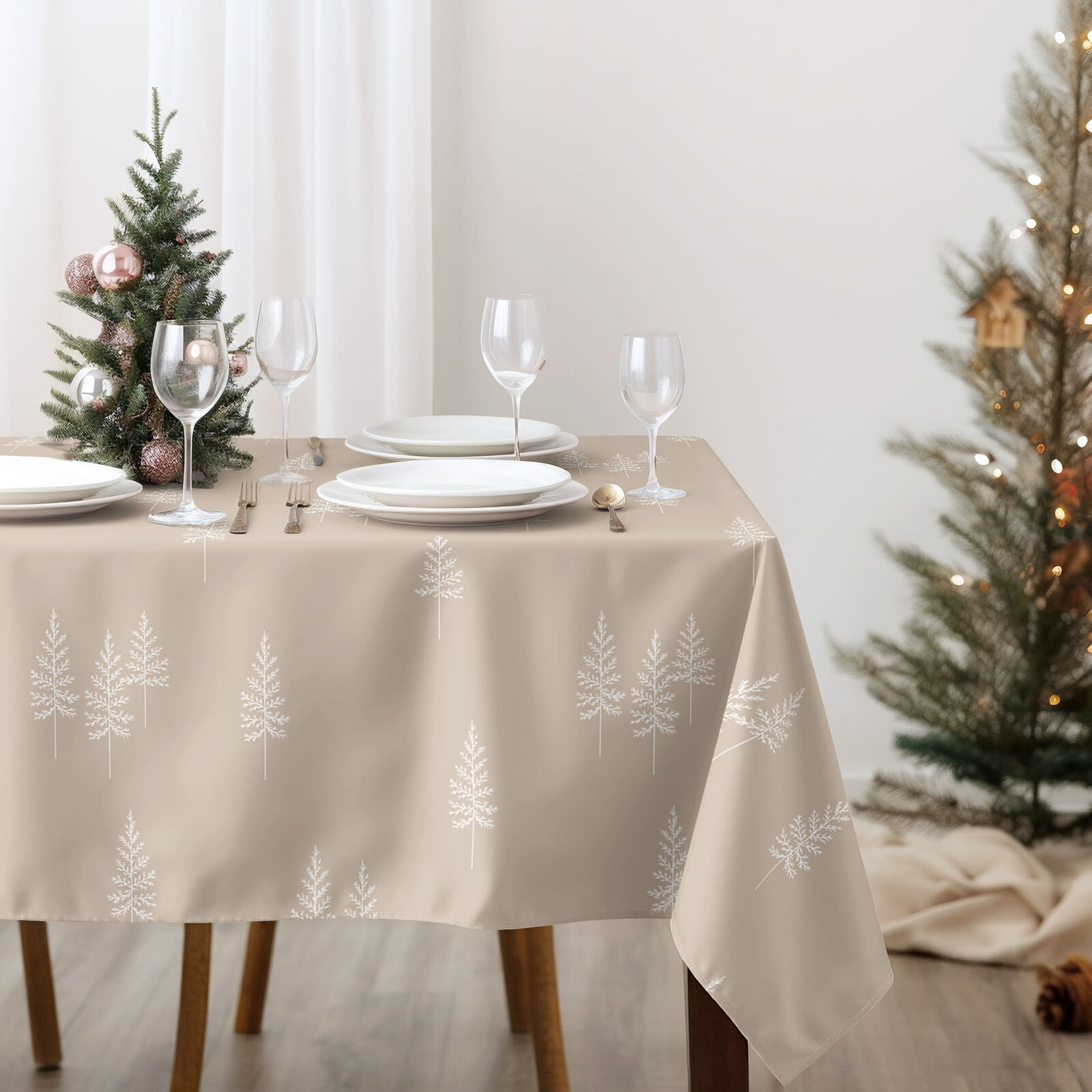 Eckige weihnachtliche Tischdecke 100% Baumwolle - Nordische Tannenbäume