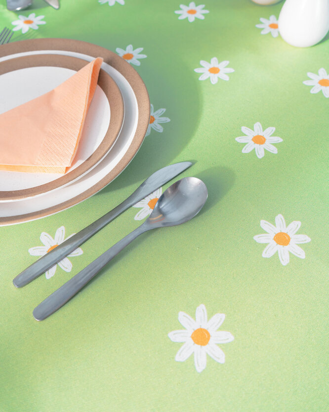 Eckige Tischdecke Teflon - Margeriten auf Grün
