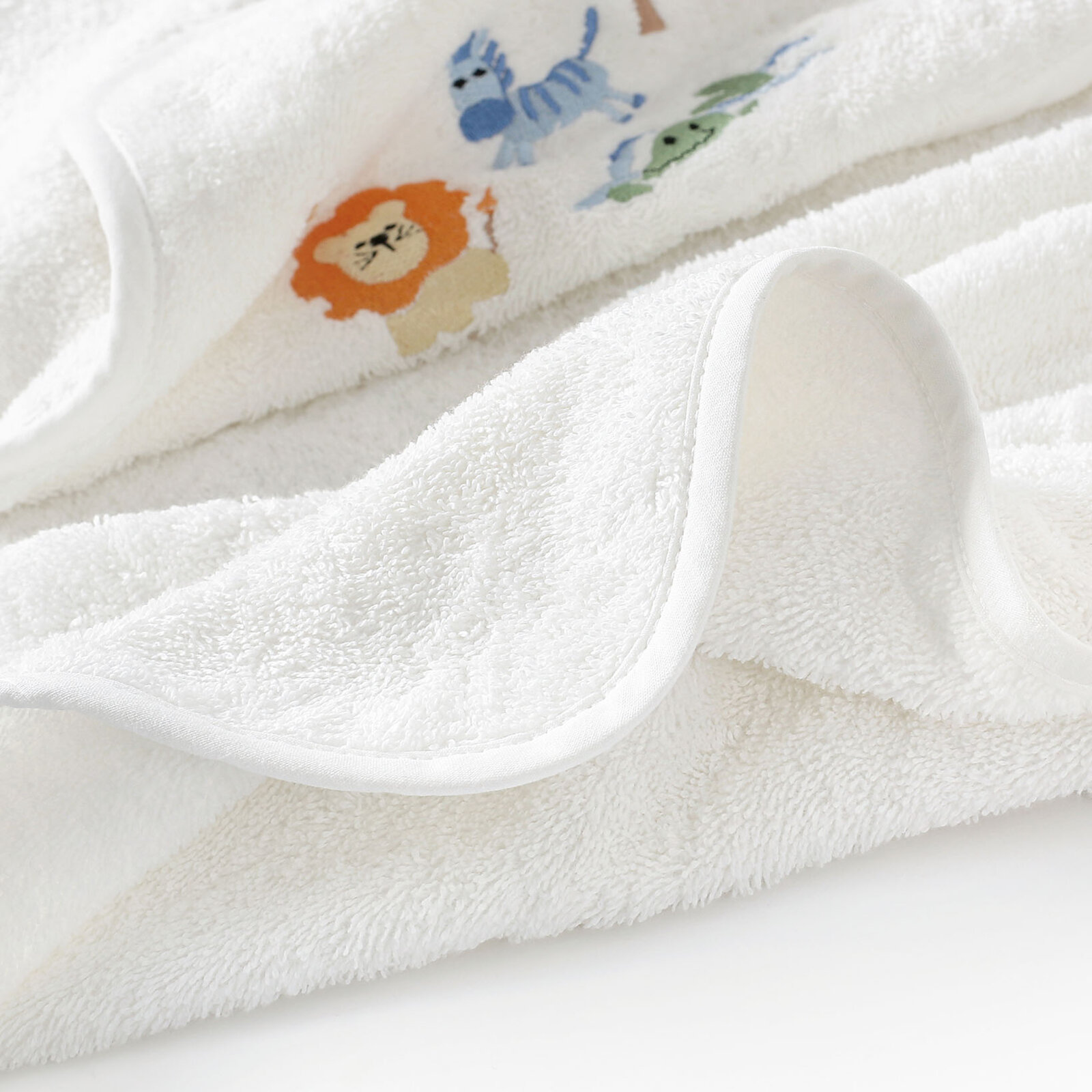 Frottee Babybadetuch mit Kapuze - Safari auf Weiß