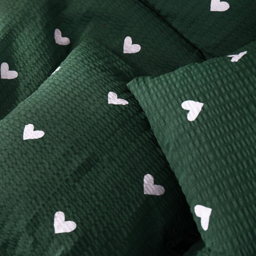 Weihnachtlich Seersucker Bettwäsche - Herzchen auf Dunkelgrün