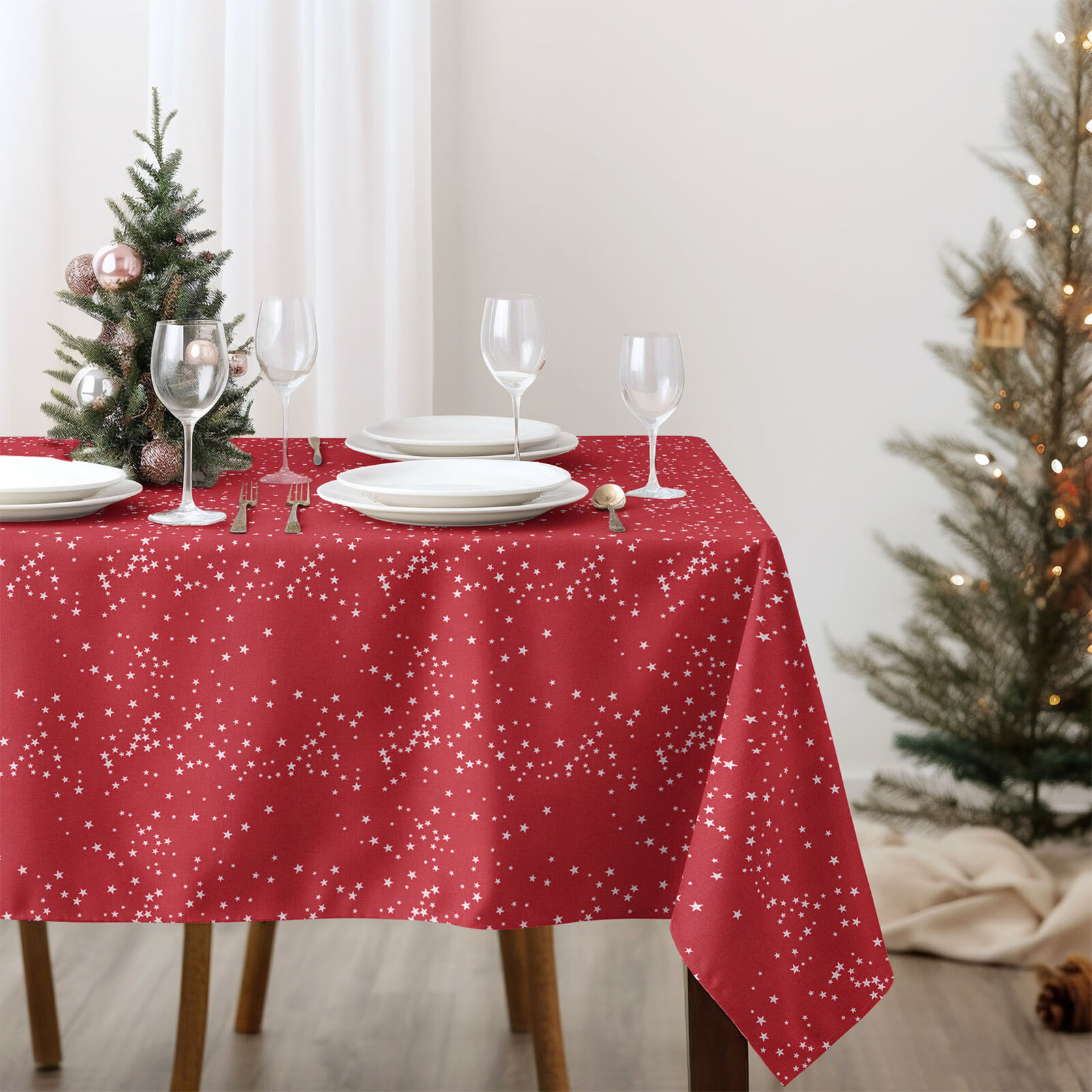 Weihnachtliche eckige Tischdecke Valencia - Sterne auf rotem Hintergrund