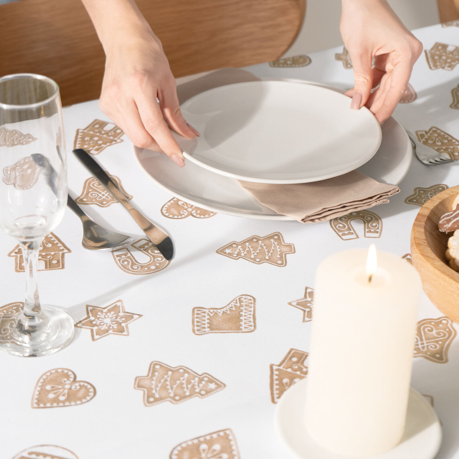 Eckige weihnachtliche Teflon-Tischdecke - Lebkuchen