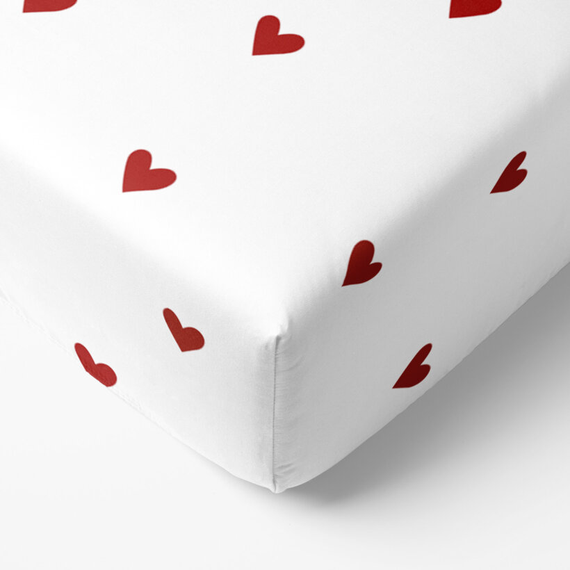 Spannbettlaken aus Baumwolle - Rote Herzchen auf Weiß