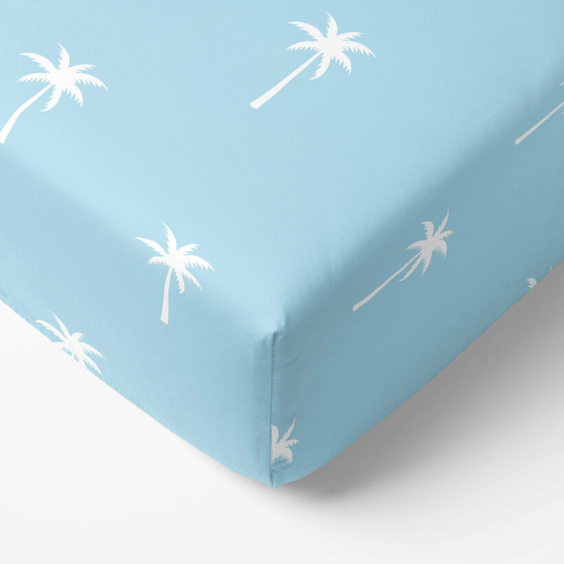 Spannbettlaken aus Baumwolle - Palmen auf Pastellblau