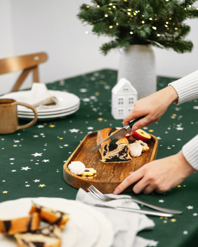 Eckige weihnachtliche Teflon-Tischdecke - Sterne auf Grün