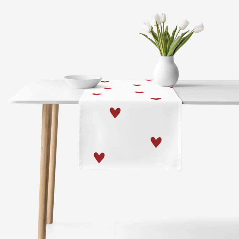 Tischläufer aus 100% Baumwolle - Rote Herzchen auf Weiß