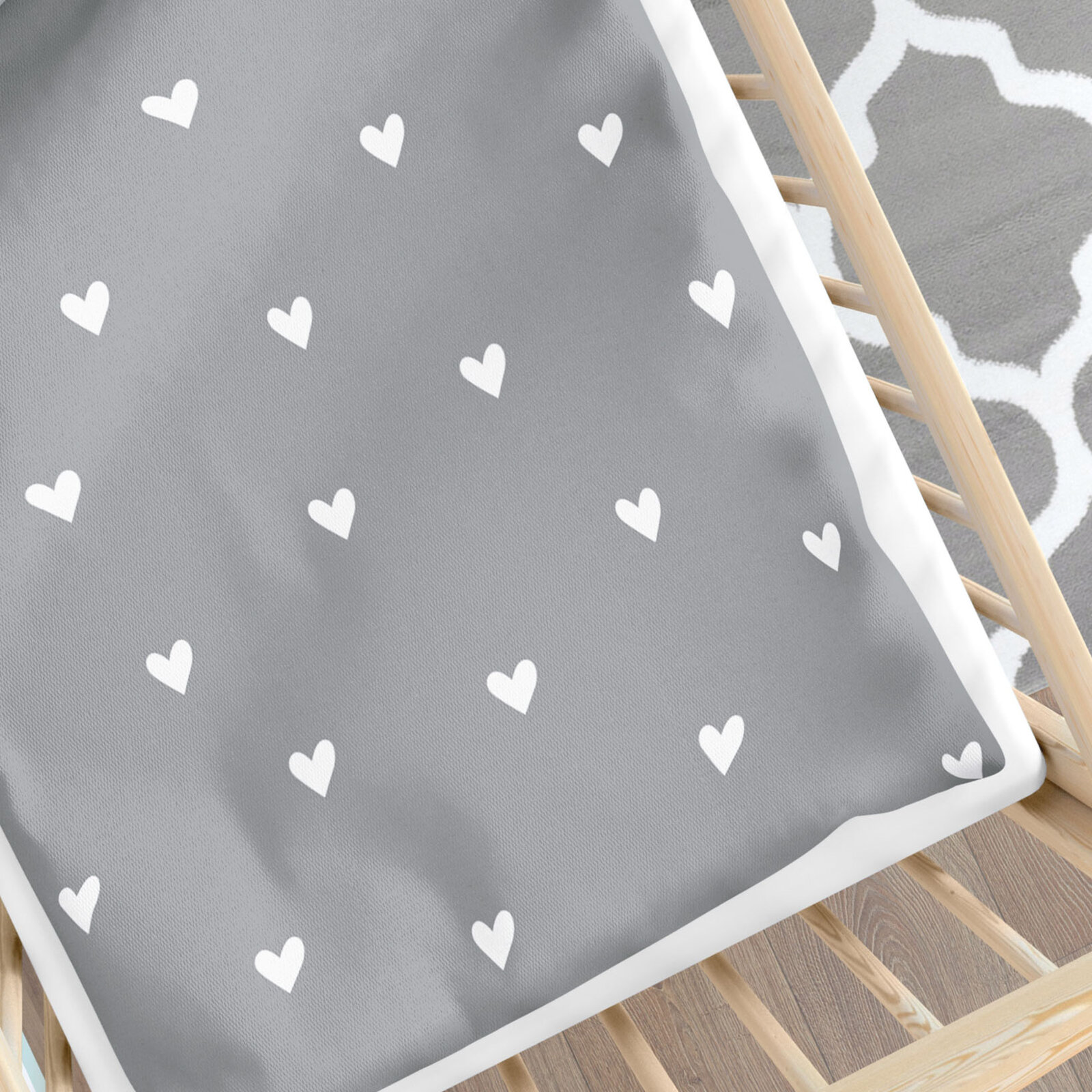 Bettwäsche für Babybetten aus Baumwolle - Herzchen auf Grau