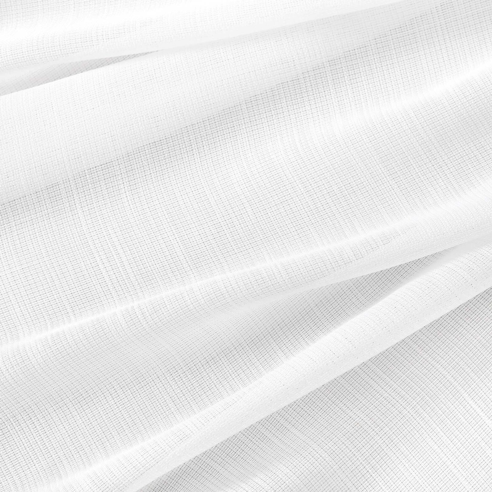 Gardine mit feiner Netzstruktur
