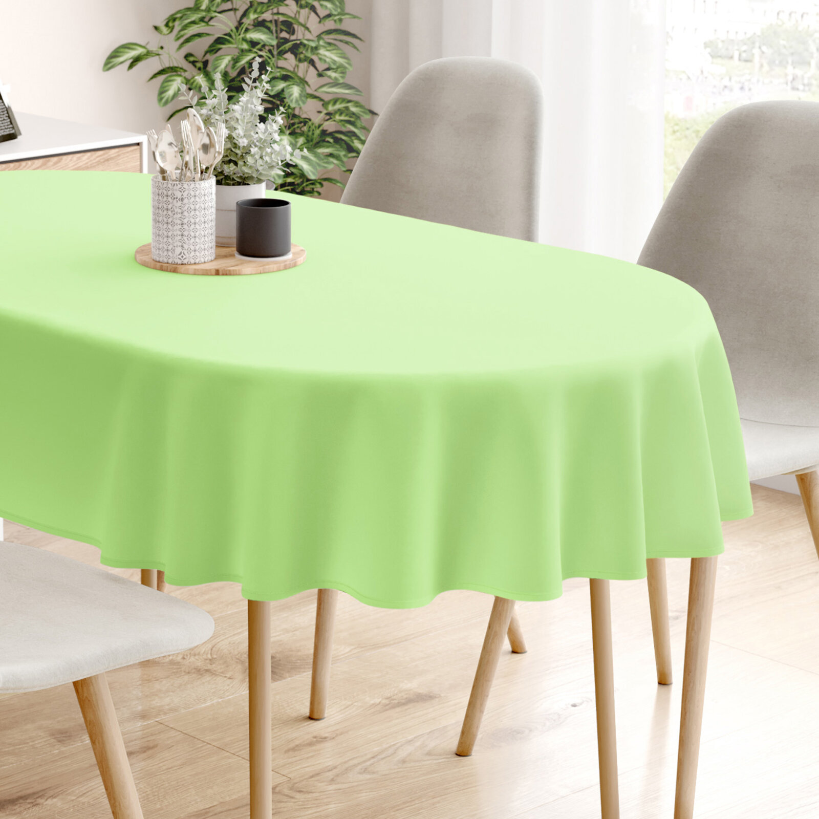 Ovale Tischdecke aus 100% Baumwolle - frühlingsgrün