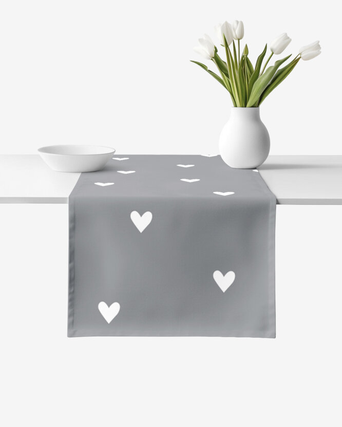 Tischläufer aus 100% Baumwolle - Herzchen auf Grau