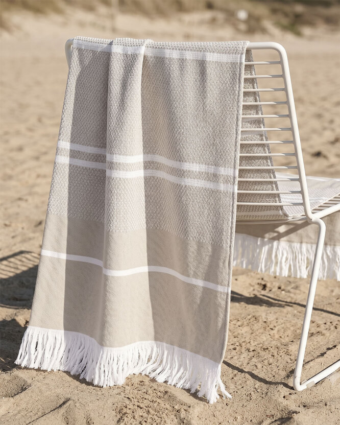 Leichtes Strandtuch - Beige mit weißen Streifen